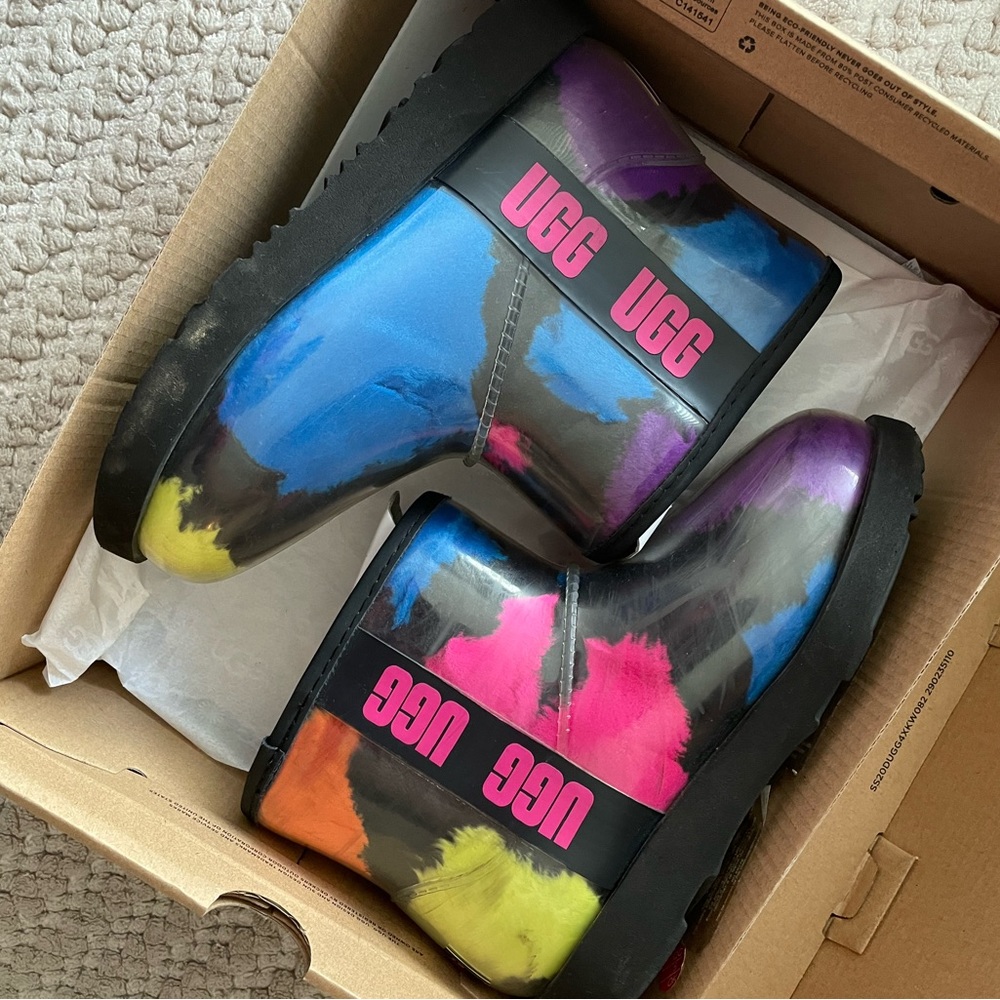 Girl’s UGGs